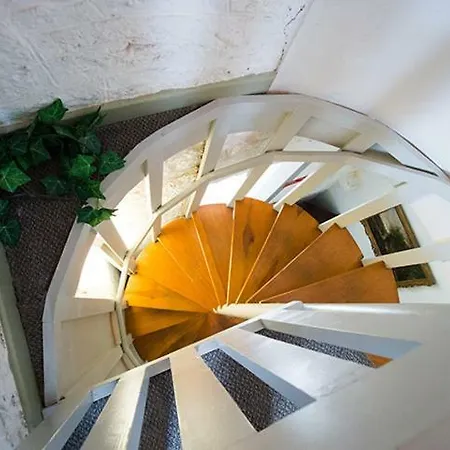 Nocleg ze śniadaniem Ross Castle *