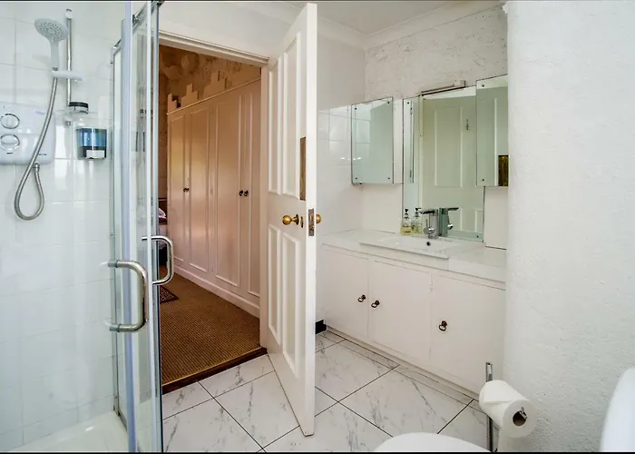 住宿加早餐酒店 Ross Castle *